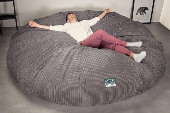 Lounge Pug, CloudSac 5000 XXXXXL, Gigantischer Memory-Schaum Sitzsacksofa, Schlafsofa, Cord Schiefergrau