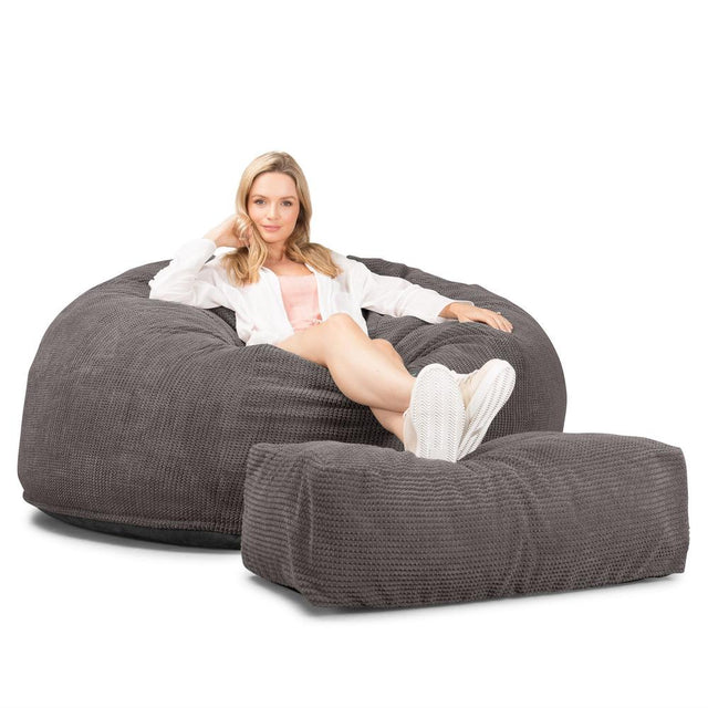 Lounge Pug, CloudSac 1010 XXL, Riesen Memory- Schaum XXL Sitzsacksofa, Schlafsofa, Pom-Pom Anthrazit
