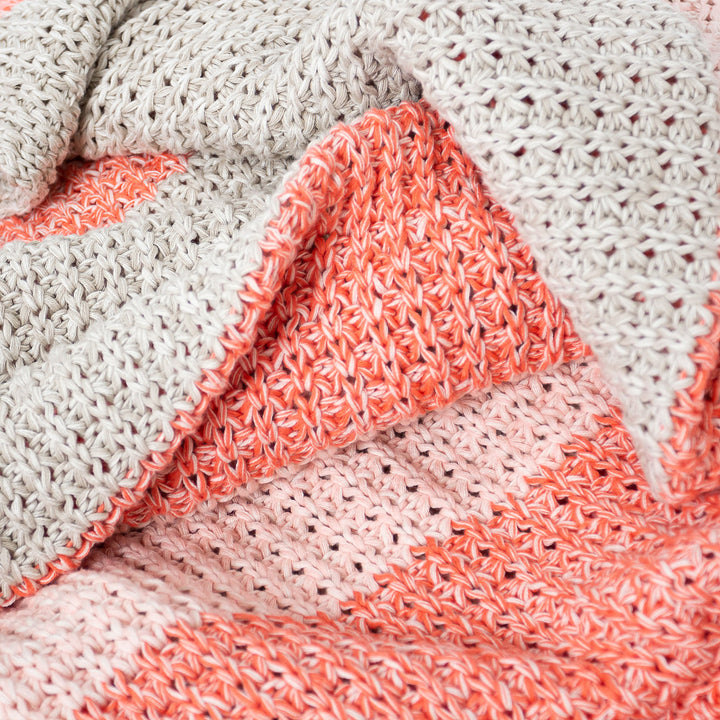 Kuscheldecke / Tagesdecke - Gestrickte Chester Pink 04