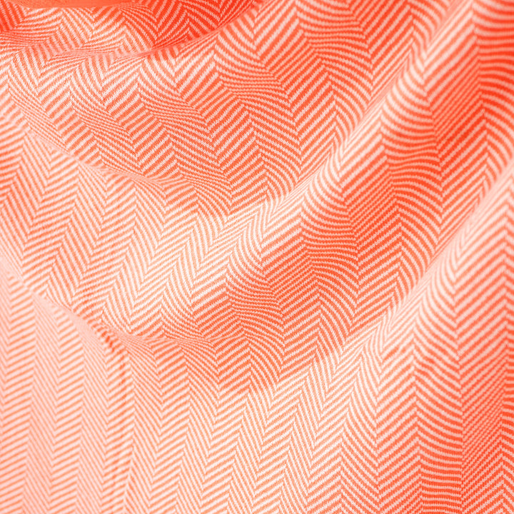 Kuscheldecke / Tagesdecke - Gestrickte Fischgrätenmuster Koralle 02