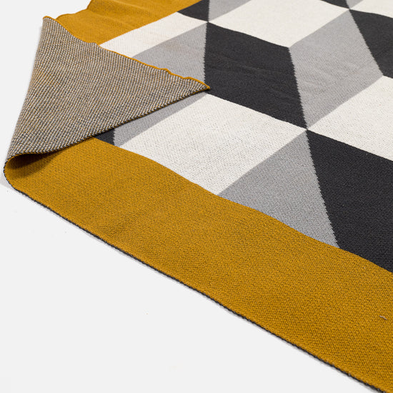 Kuscheldecke / Tagesdecke - Gestrickte Prism 02