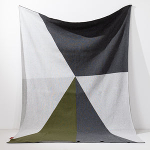 Kuscheldecke / Tagesdecke - Gestrickte Abstrakter Farbblock Grau