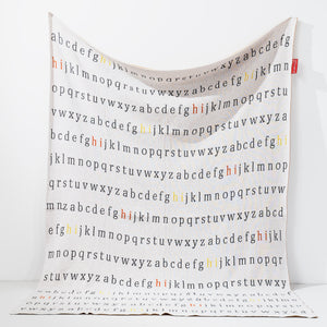 Kuscheldecke / Tagesdecke - Gestrickte Alphabet