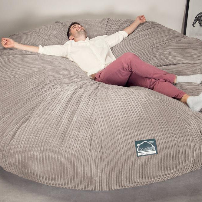 Lounge Pug, CloudSac 5000 XXXXXL, Gigantischer Memory-Schaum Sitzsacksofa, Schlafsofa, Cord Nerzfarben