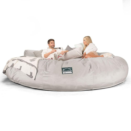 Lounge Pug, CloudSac 5000 XXXXXL, Gigantischer Memory-Schaum Sitzsacksofa, Schlafsofa, Samt Silber