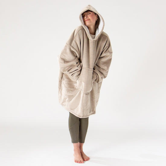 Hoodie Decke für Erwachsene - Fleece Crème / Nerzfarben 02