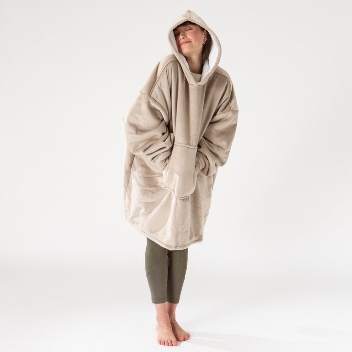 Hoodie Decke für Erwachsene - Fleece Crème / Nerzfarben 02